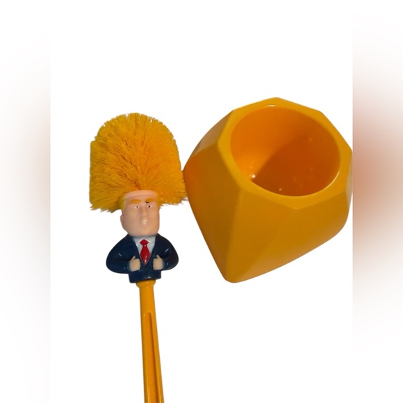 Novelty Orange Trump Toilet Brush with Holder - Picture 5 of 6